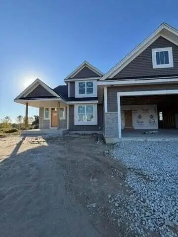 W220N4600 Timber Dr, Pewaukee, WI 53072