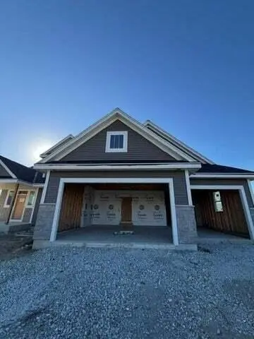 W220N4600 Timber Dr, Pewaukee, WI 53072 - #2