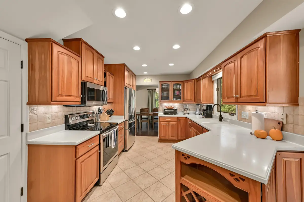 21400 Lancelot Dr, Brookfield, WI 53045 - #1