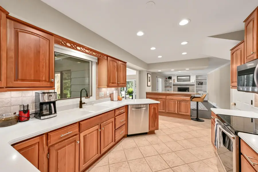 21400 Lancelot Dr, Brookfield, WI 53045 - #2