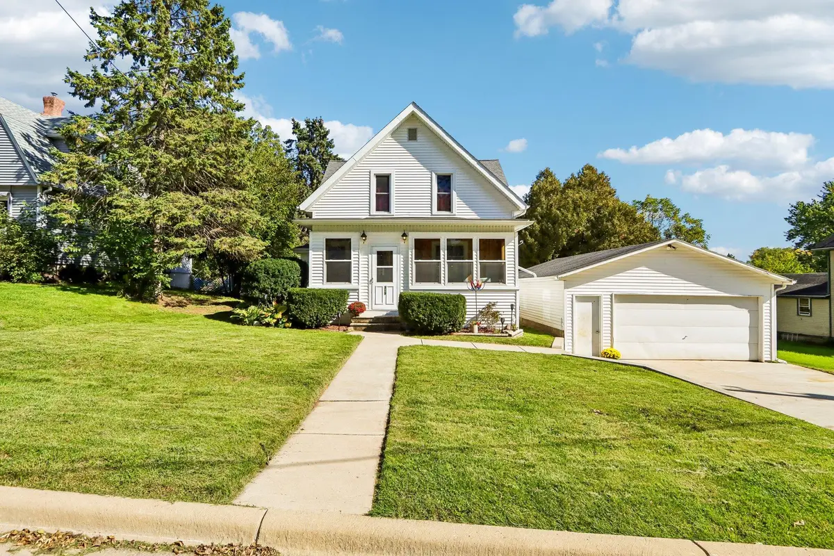 319 Sheldon St, Rockdale, WI 53523 - #1