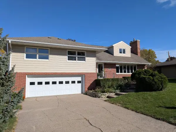 2621 Van Loon Rd, La Crosse, WI 54601