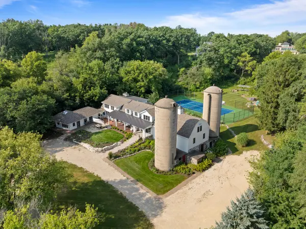 650 S Main St, Fontana, WI 53125