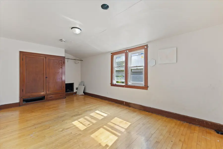 333 N 36th St, Milwaukee, WI 53208 - #3