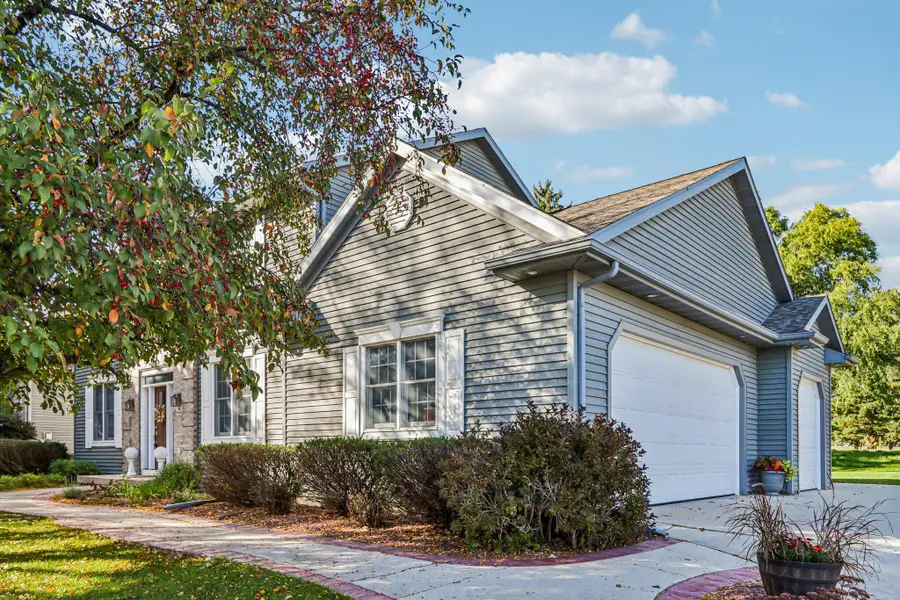 301 Pinnacle Dr, Lake Mills, WI 53551 - #3