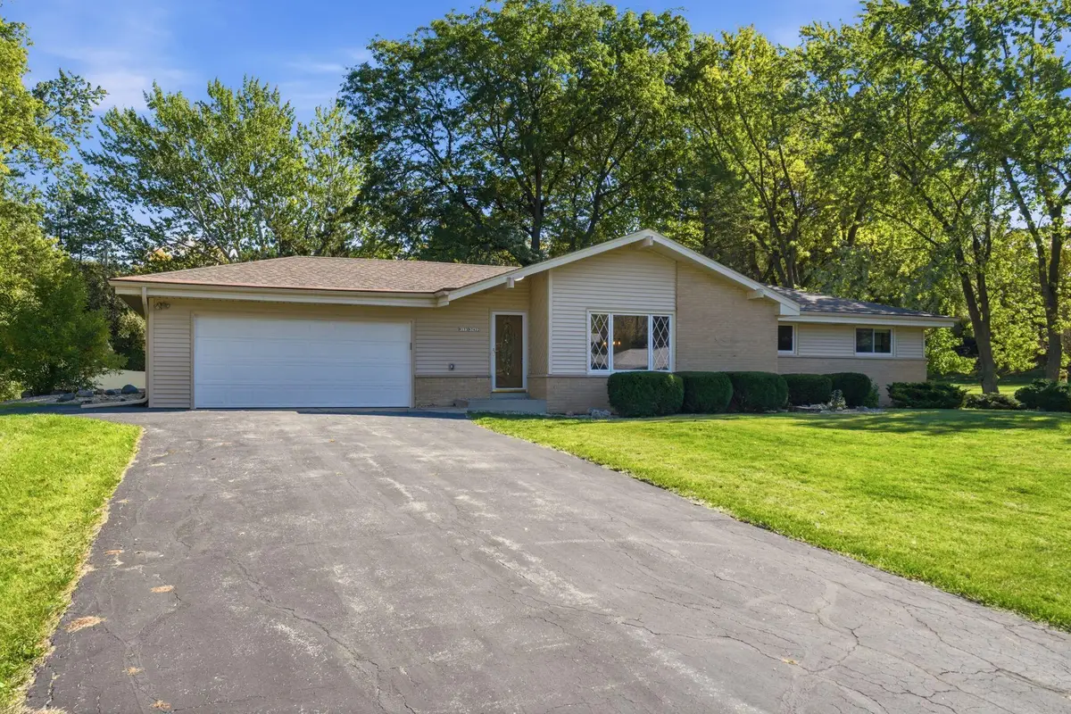 W173N7422 Joanne Dr, Menomonee Falls, WI 53051 - #1