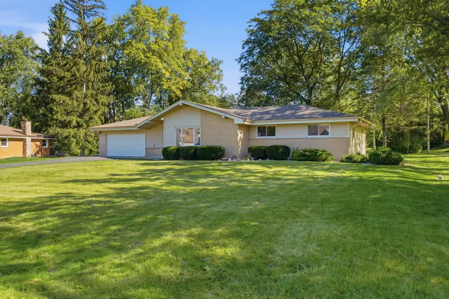 W173N7422 Joanne Dr, Menomonee Falls, WI 53051 - #2
