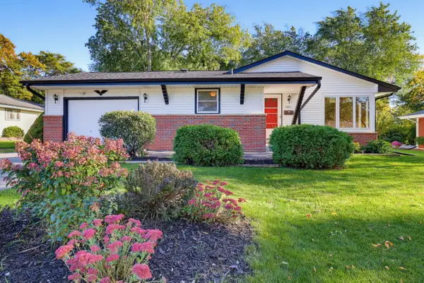 5421 Laura Ln, Greendale, WI 53129