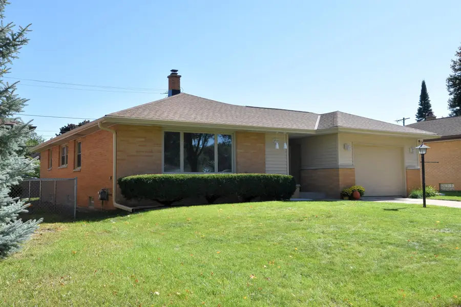 2710 S 72nd St, West Allis, WI 53219 - #2