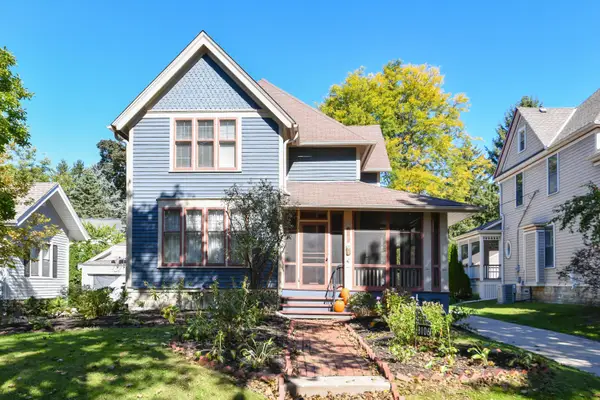 8106 Chestnut St, Wauwatosa, WI 53213