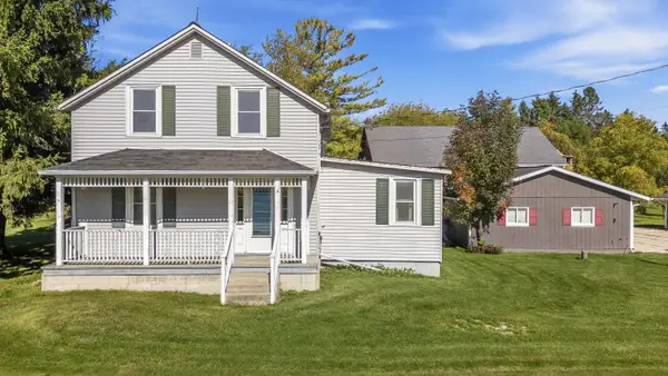 1854 Washington Ave, Cedarburg, WI 53012
