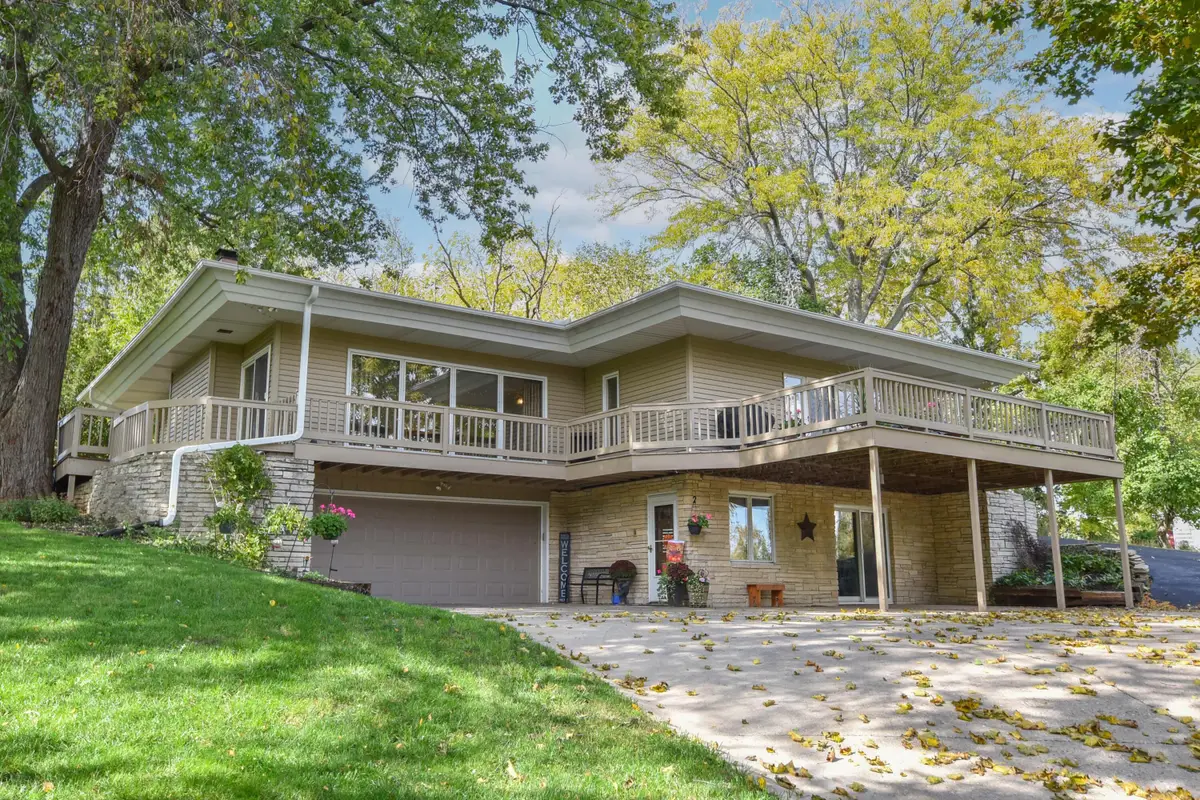 10 Brian Ct, Watertown, WI 53094 - #1