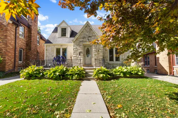 1431 S 85th St, West Allis, WI 53214