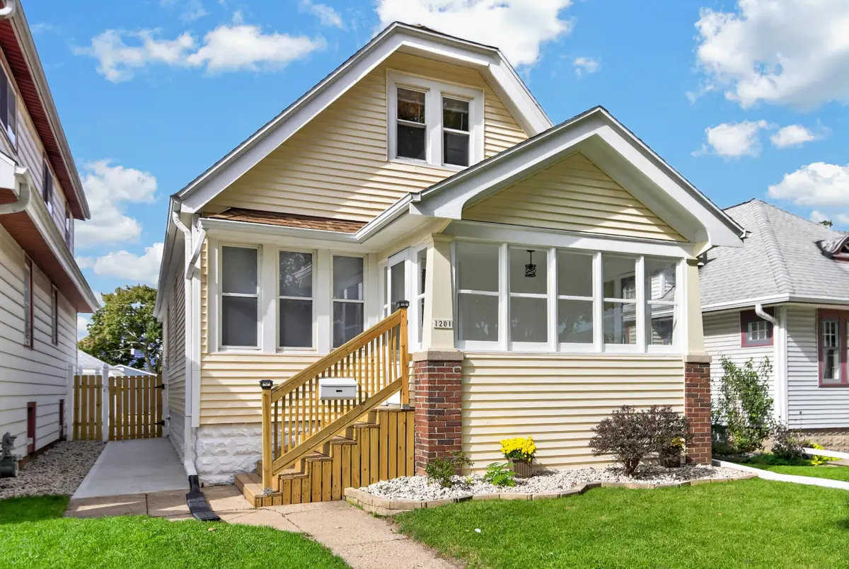 1201 S 75th St, West Allis, WI 53214 - #1