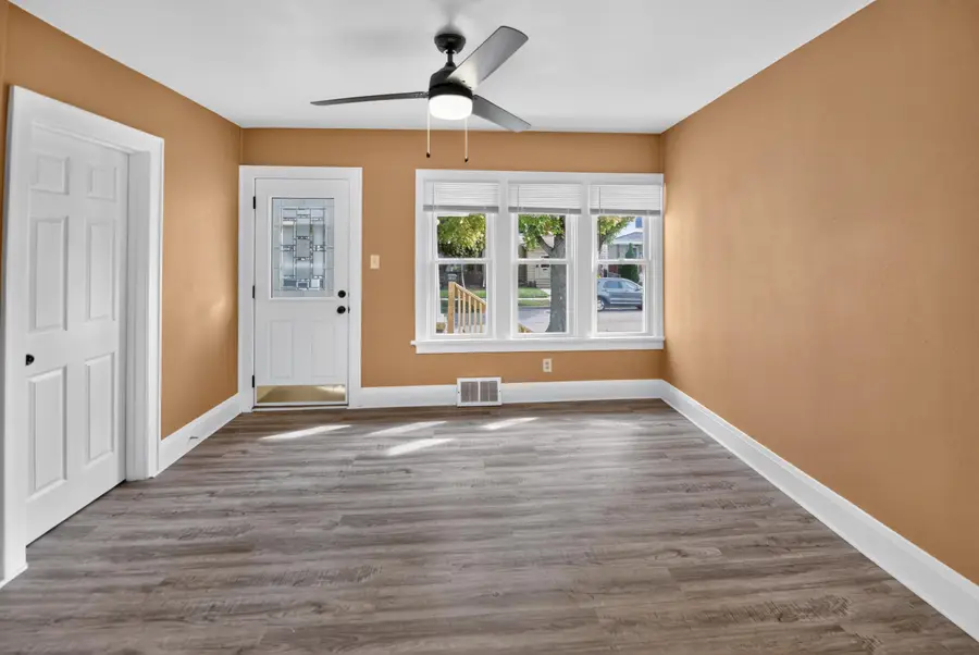 1201 S 75th St, West Allis, WI 53214 - #3
