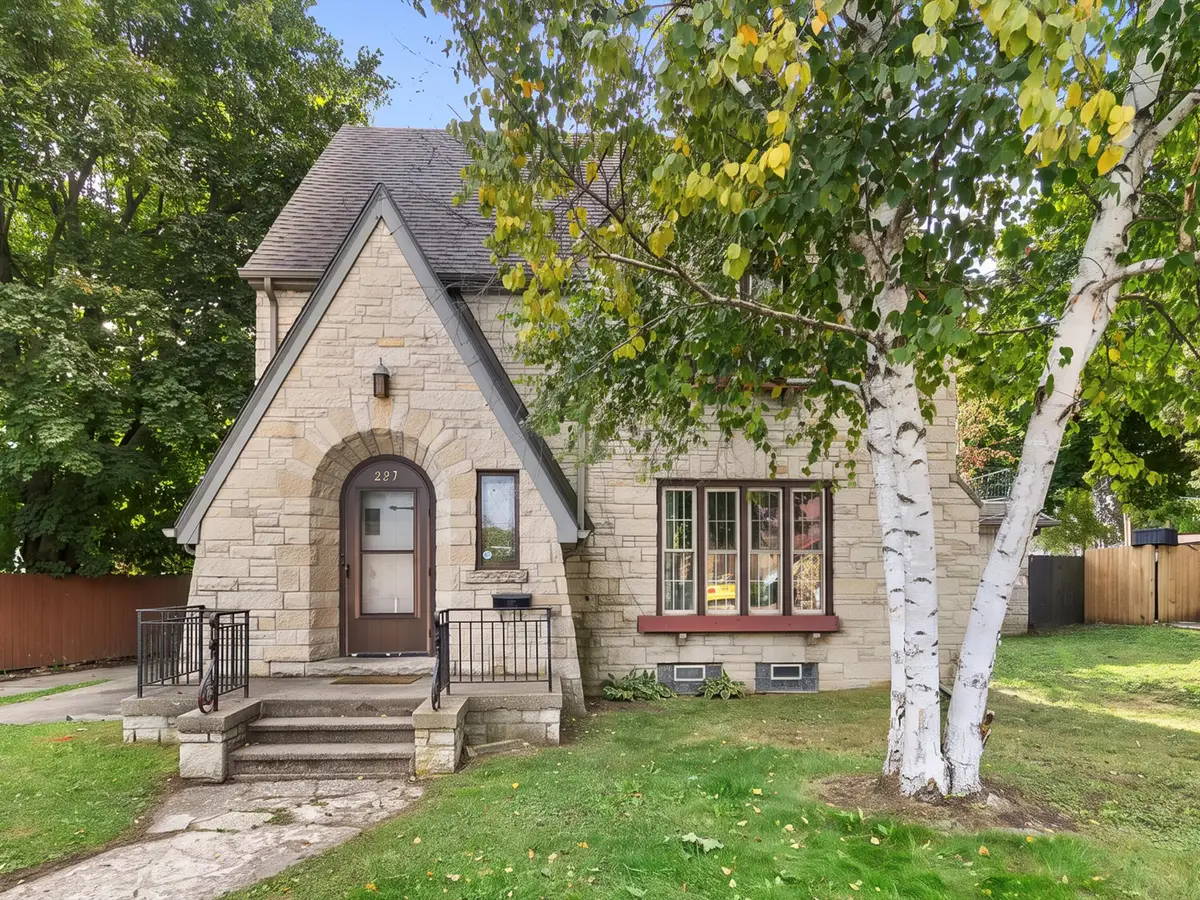 327 Pine St, Sheboygan Falls, WI 53085 - #1