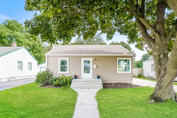 181 Walton Ave, Waukesha, WI 53186