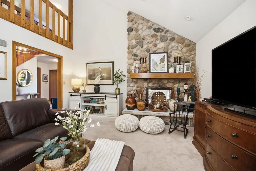 1515 W De La Warr Cir, Mequon, WI 53092 - #3