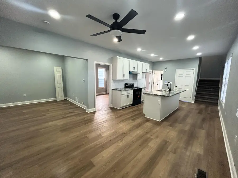 3018 N Dr Lester Carter Dr, Milwaukee, WI 53206 - #2