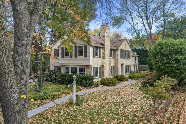 4732 N Wilshire Rd, Whitefish Bay, WI 53211