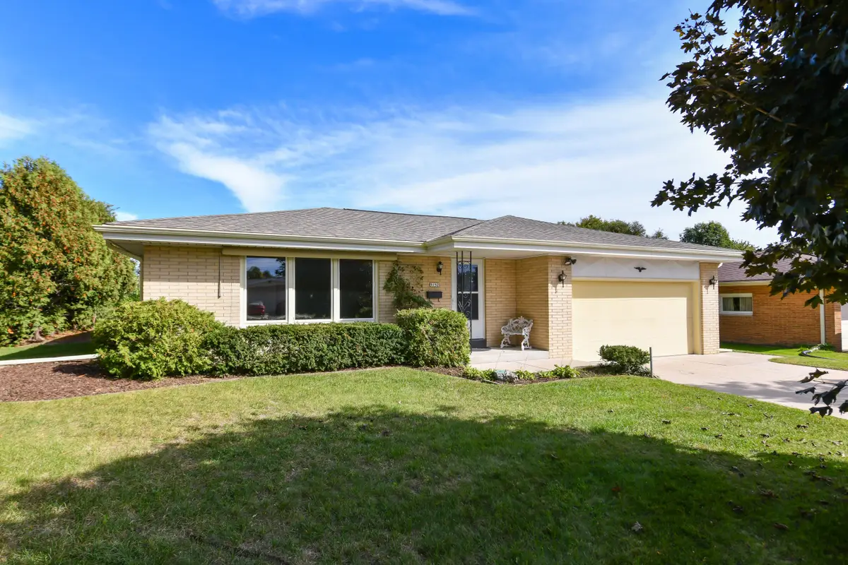 5152 Maplewood Dr, Greendale, WI 53129 - #1