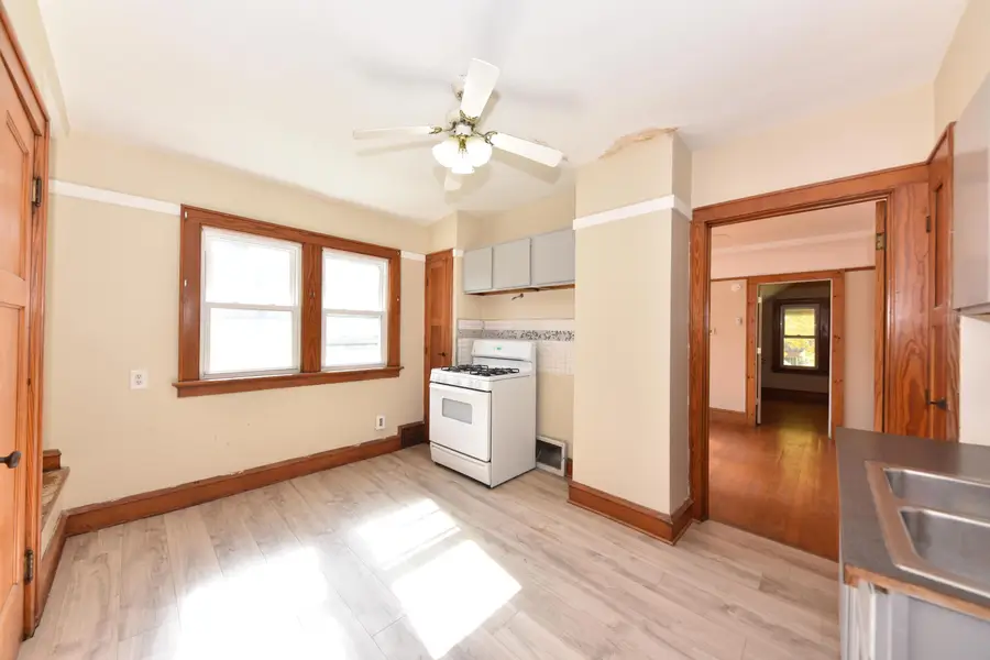 744 S 21st St, Milwaukee, WI 53204 - #3