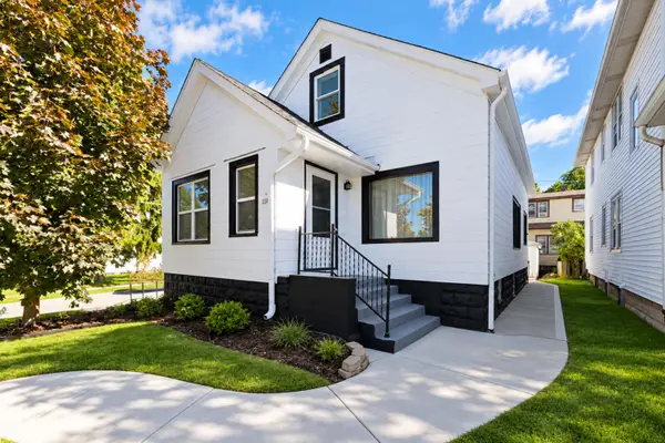 2200 S 89th St, West Allis, WI 53227