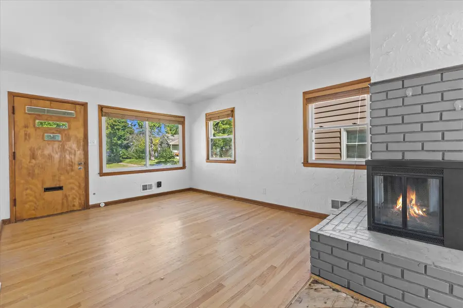 7639 W Palmetto Ave, Milwaukee, WI 53218 - #3