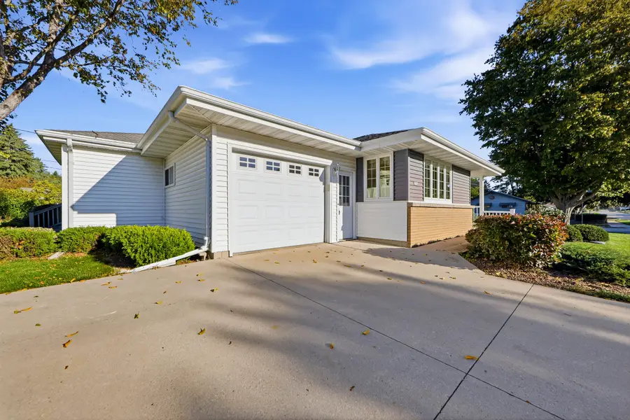 1354 N 16th St, Manitowoc, WI 54220 - #3
