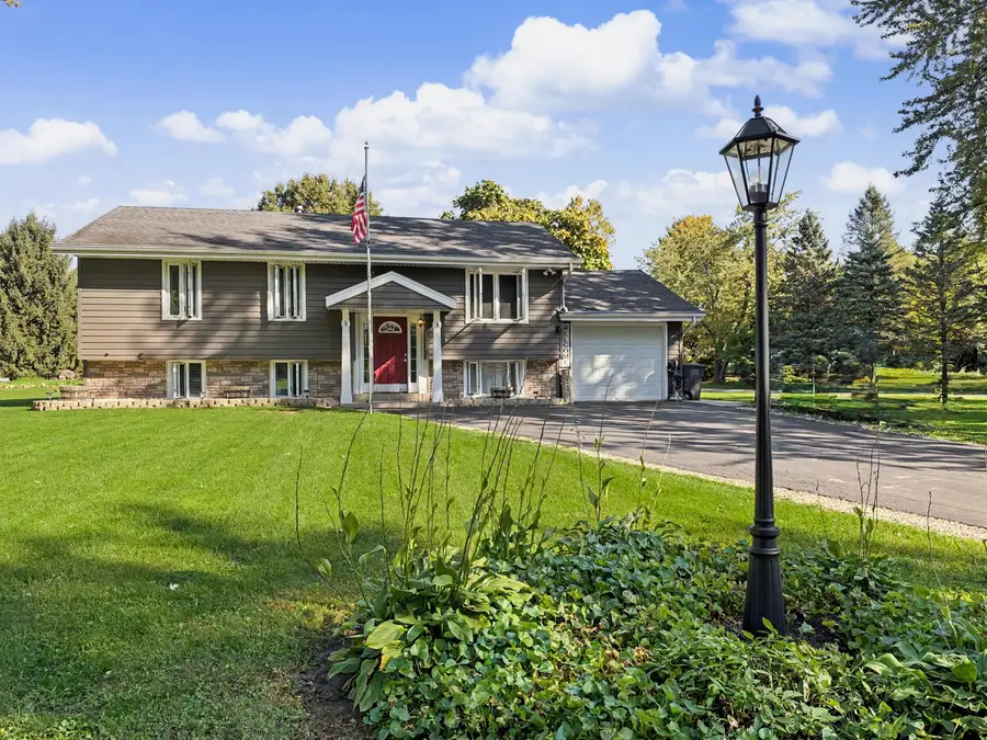 S88W30964 Meyer Dr, Mukwonago, WI 53149 - #2