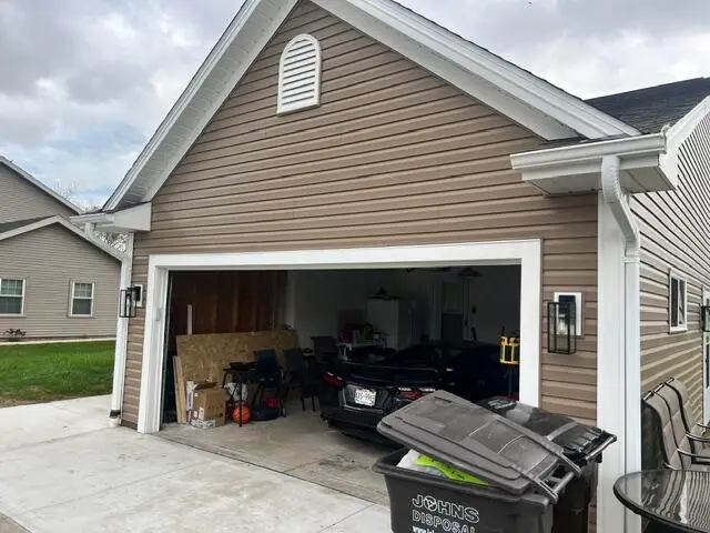 2951 W Bridge St, Greenfield, WI 53221 - #2