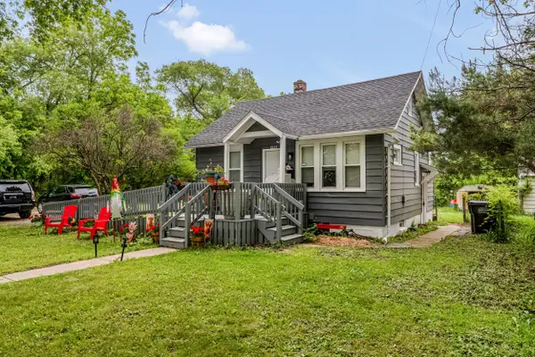 4406 S Nicholson Ave, Saint Francis, WI 53235