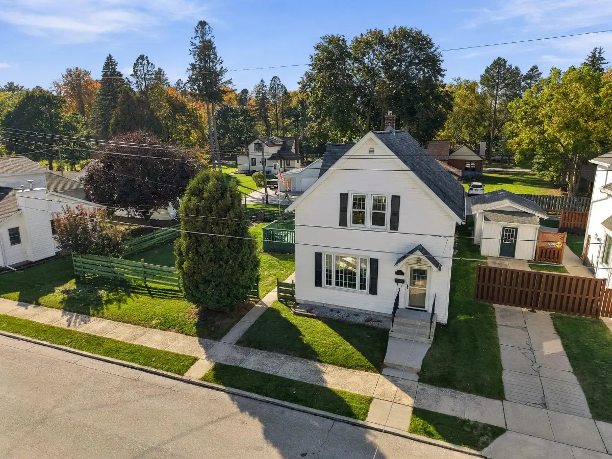 838 N 19th St, Manitowoc, WI 54220 - #1