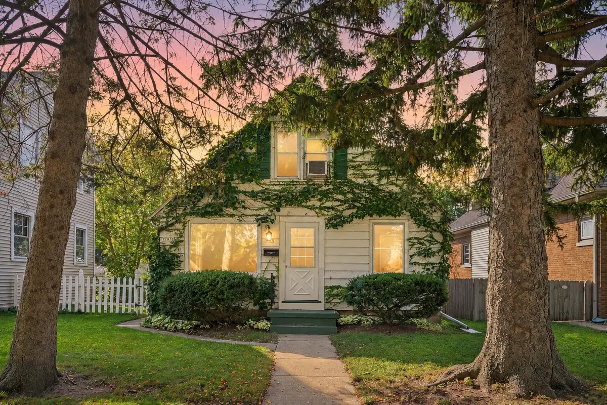 7707 W Hadley St, Milwaukee, WI 53222 - #1