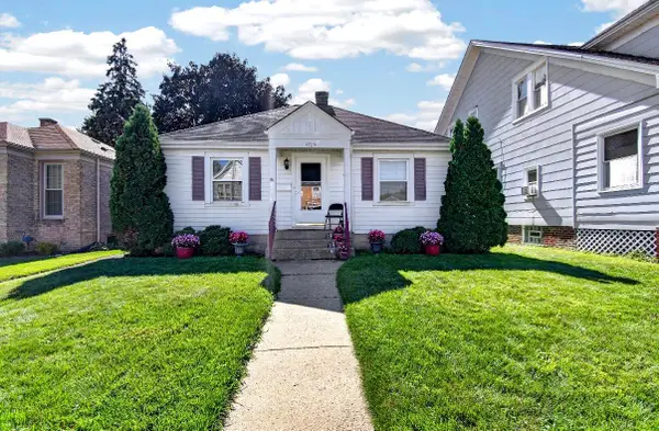 1305 Walton Ave, Racine, WI 53402