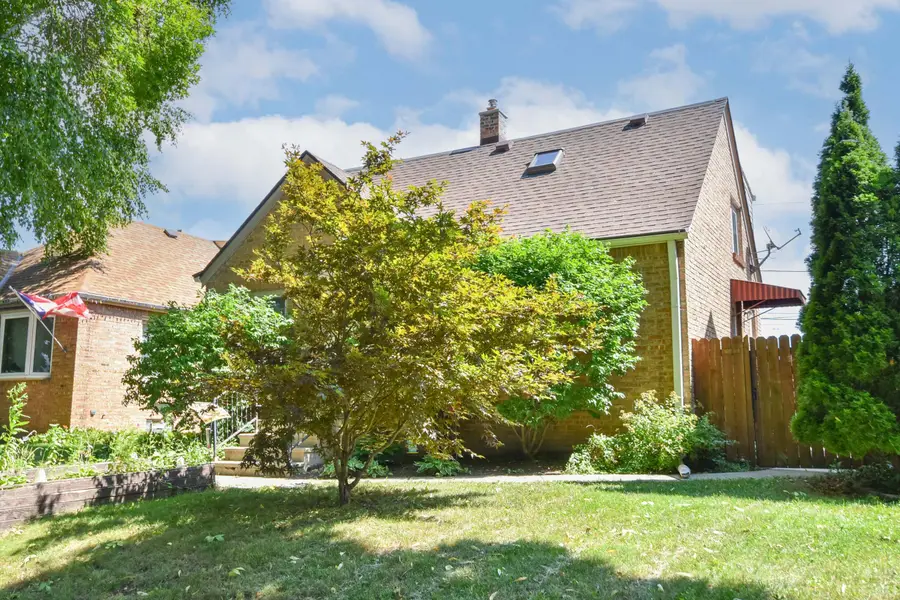 2426 S 73rd St, West Allis, WI 53219 - #2