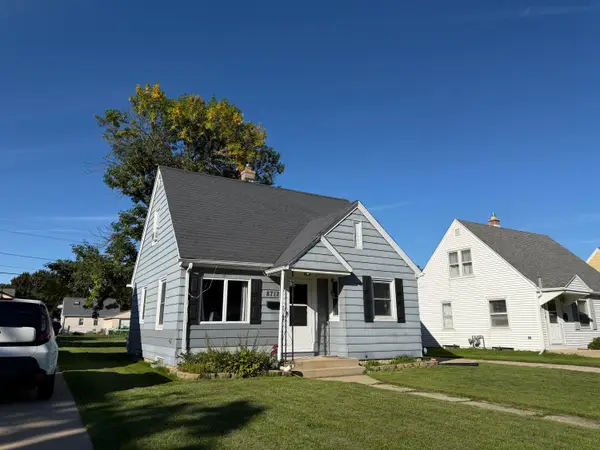 8712 W Montana Ave, West Allis, WI 53227