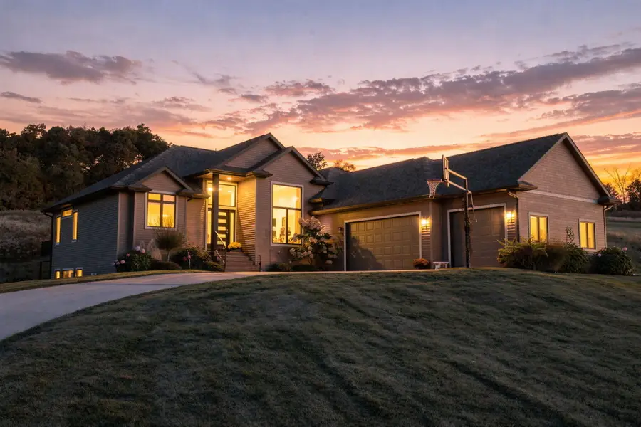 W6454 Willow Wood Ct, Onalaska, WI 54636 - #2