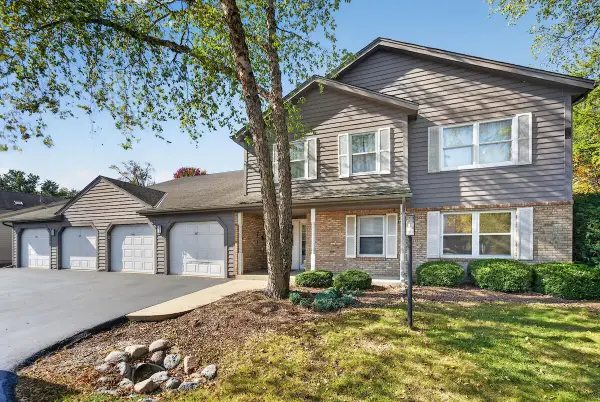 941 Crestwood Dr, Burlington, WI 53105