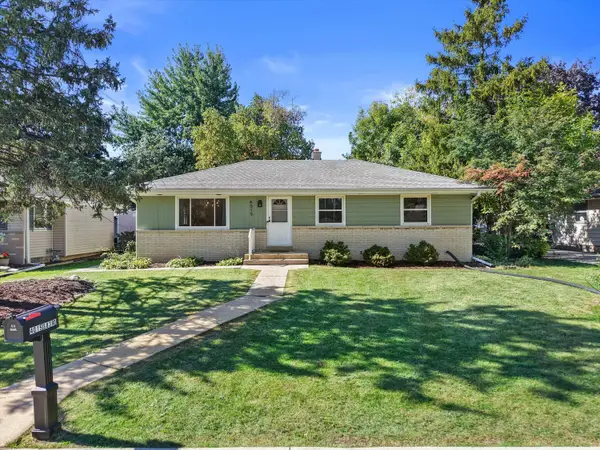 4015 S 83rd St, Greenfield, WI 53220
