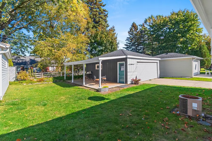 1424 Kuhl St, Manitowoc, WI 54220 - #2