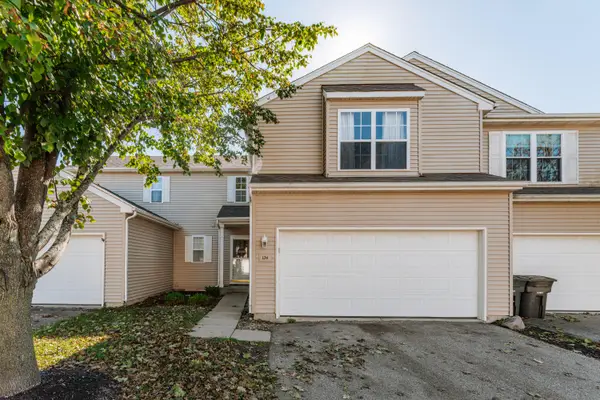 1400 Hunters Ridge Dr, Genoa City, WI 53128