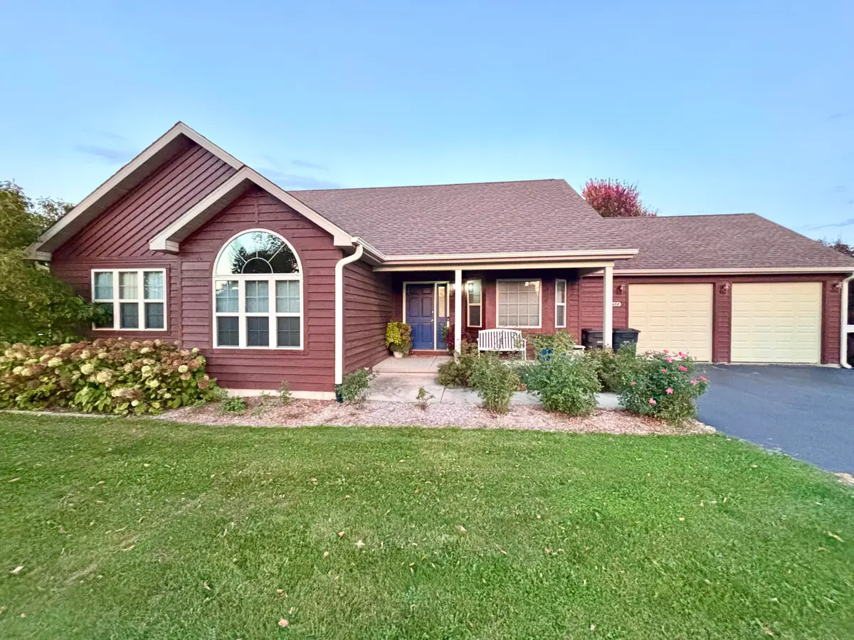 N1620 N Geneva Ave, Linn, WI 53147 - #1