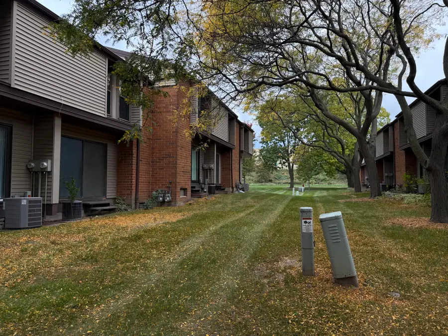 1651 W Edgerton Ave, Milwaukee, WI 53221 - #3