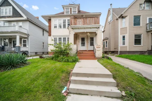 2917 N Maryland Ave, Milwaukee, WI 53211