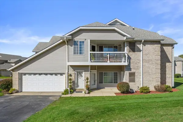 6976 S Rolling Meadows Ct, Oak Creek, WI 53154