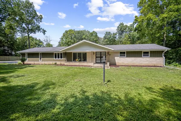 8441 S 20th St, Oak Creek, WI 53154