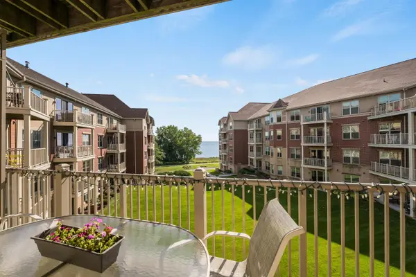4120 S Lake Dr, Saint Francis, WI 53235