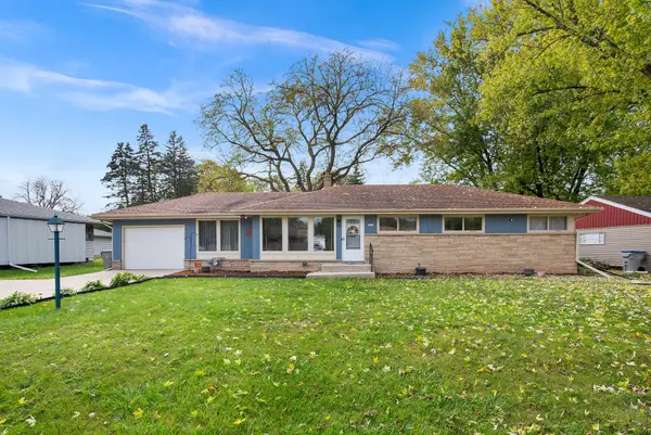 7661 N Delta Pl, Milwaukee, WI 53223