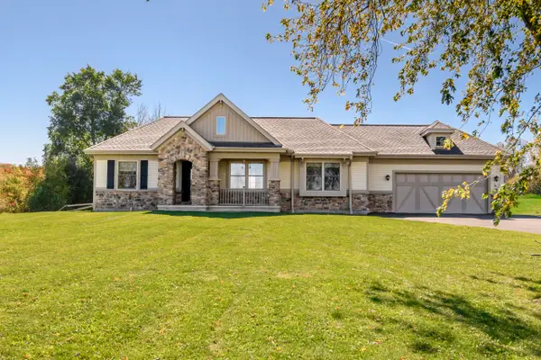 2411 W Drexel Ave, Oak Creek, WI 53154